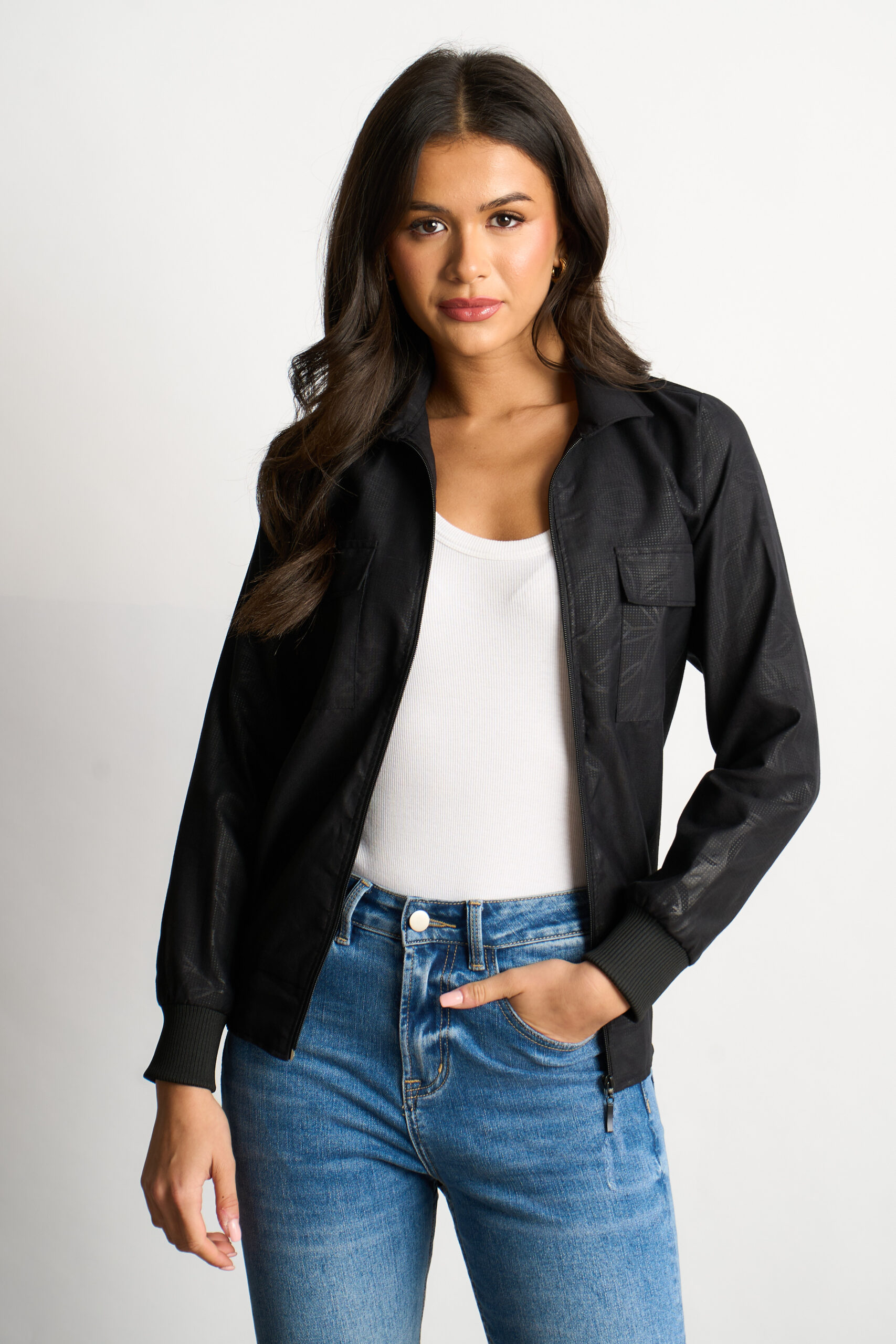 2025_12_19_Jen_Megan_Sarta4442